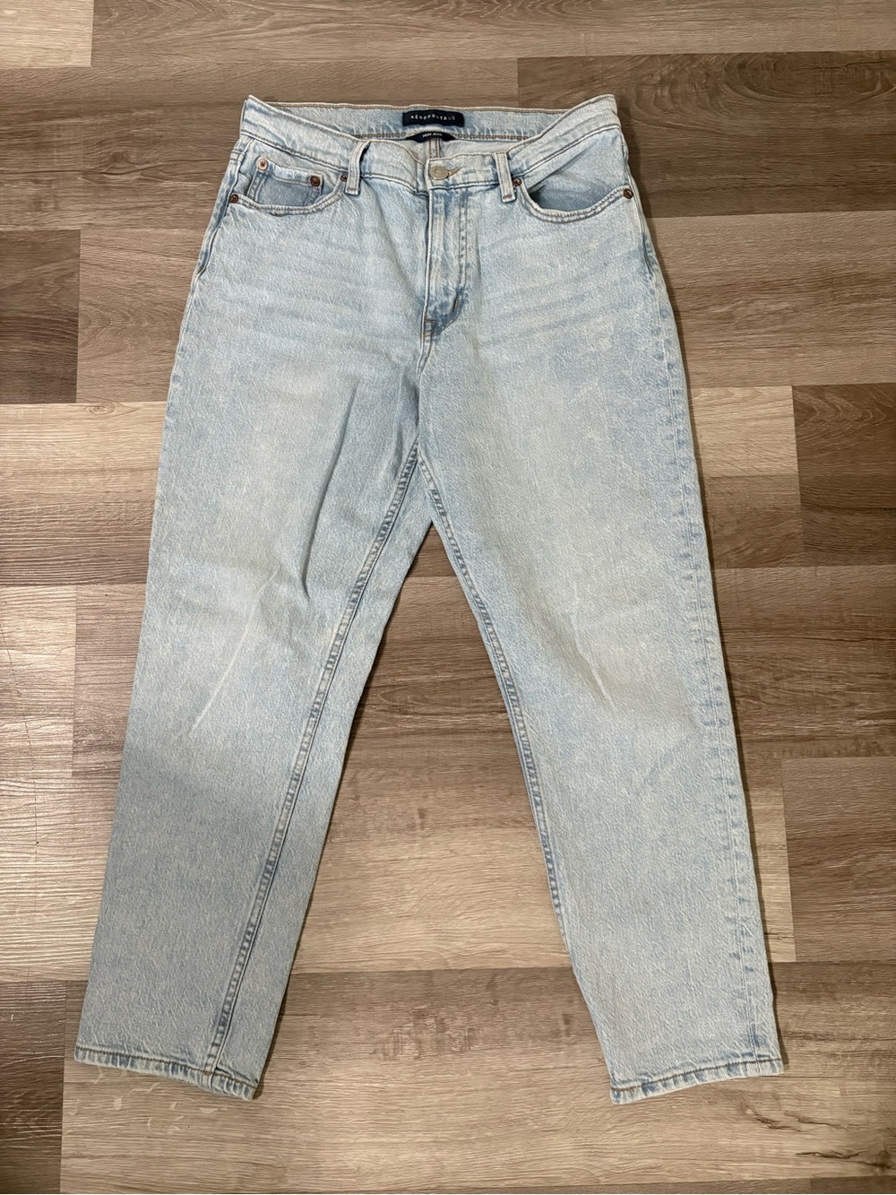 Aeropostale Women’s 6R Mom Jeans High Rise Light Wash Straight Leg Denim